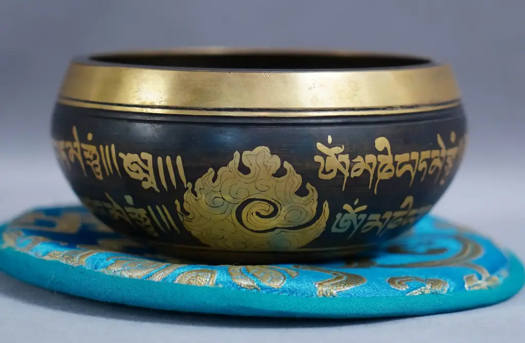 Black Gold "Om" Bowl – Etched Brass – Clear Focus