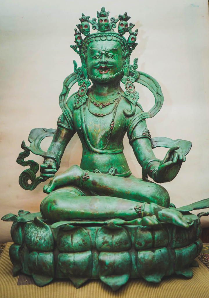 Green Guru Rinpoche Statue – A Presence of Fearless Protection